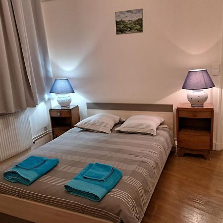 Charmant Appartement Au Pied Du Chateau Gien Eksteriør billede