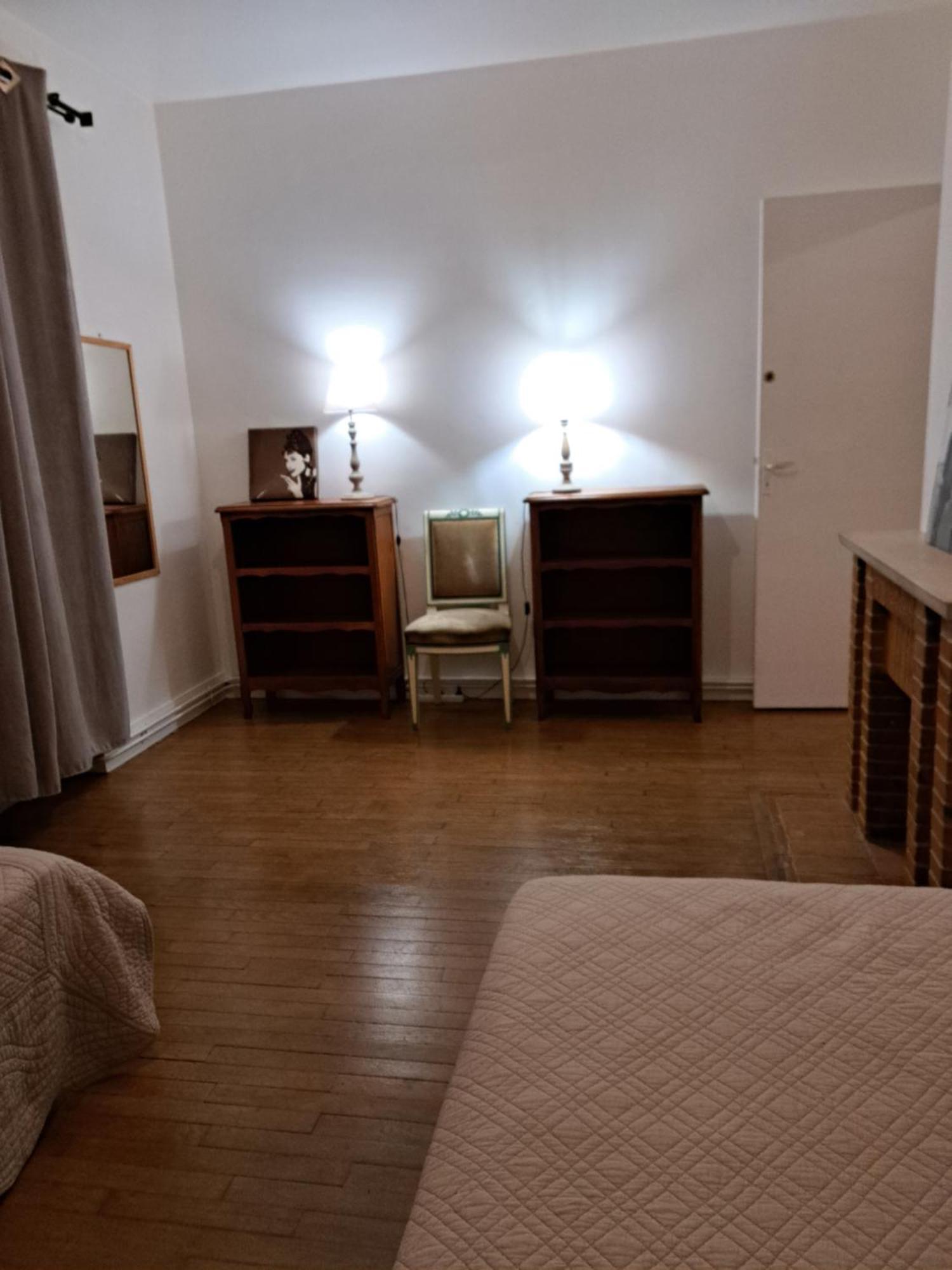 Charmant Appartement Au Pied Du Chateau Gien Eksteriør billede