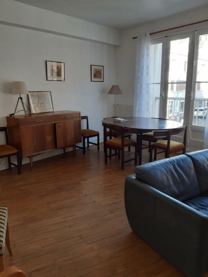 Charmant Appartement Au Pied Du Chateau Gien Eksteriør billede