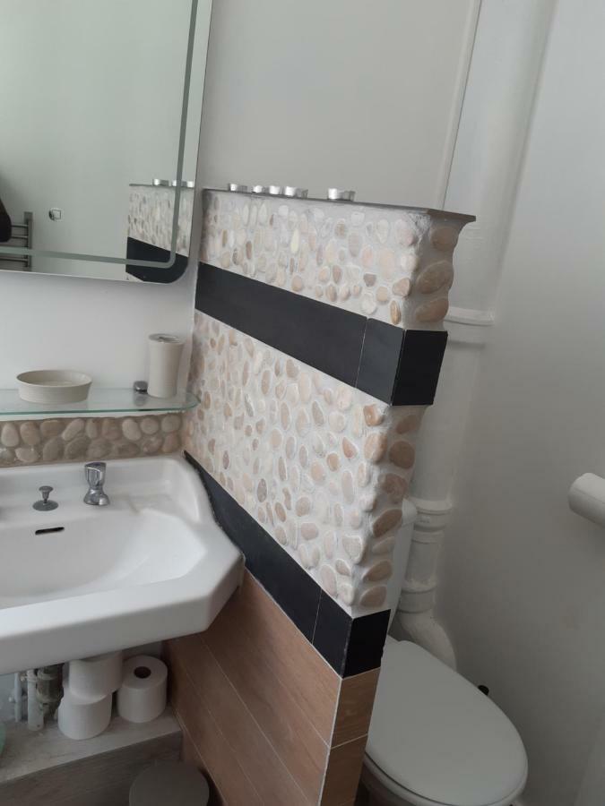 Charmant Appartement Au Pied Du Chateau Gien Eksteriør billede